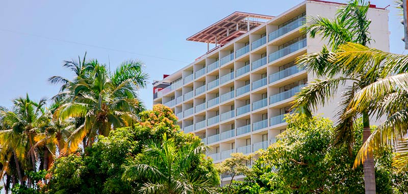 Hotel en promoción Ramada By Wyndham Acapulco Hotel & Suites